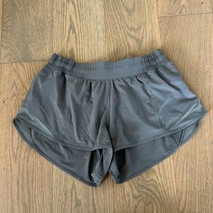 Lululemon Hotty Hot Low-Rise Lined Short 2.5” - Sage Green, size 8